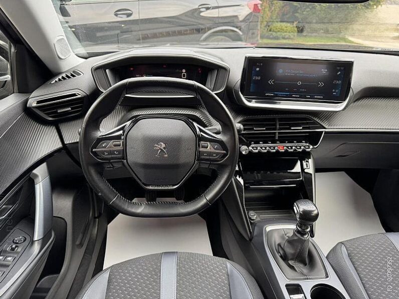 
								Peugeot 2008 1,2 PureTech Allure *JAMSTVO 12 Mjeseci* CIJENA S PDV! full									