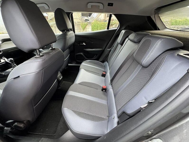 
								Peugeot 2008 1,2 PureTech Allure *JAMSTVO 12 Mjeseci* CIJENA S PDV! full									