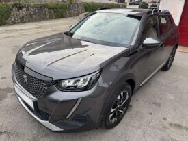 Peugeot 2008 1,2 PureTech Allure *JAMSTVO 12 Mjeseci* CIJENA S PDV!