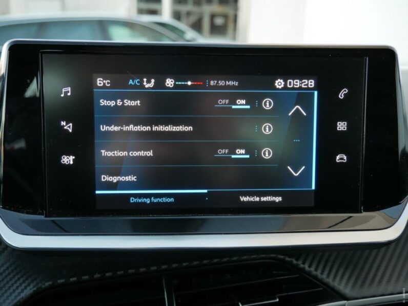 
								Peugeot 208 1,2 PureTech *JAMSTVO 12 Mjeseci* CIJENA DO REG! full									
