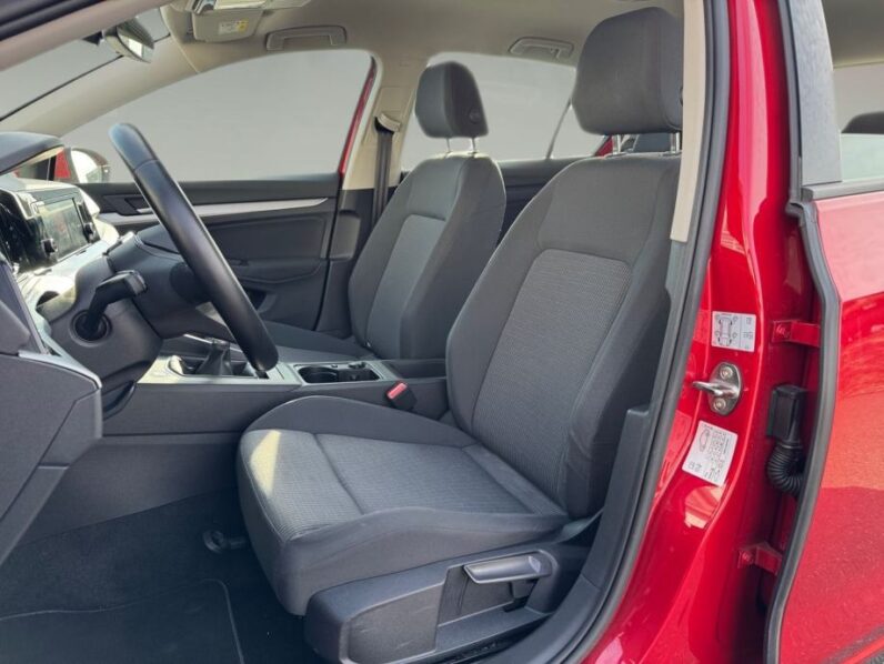
								VW Golf 8 1,0 TSI *JAMSTVO 12 MJESECI* CIJENA DO REG!! full									