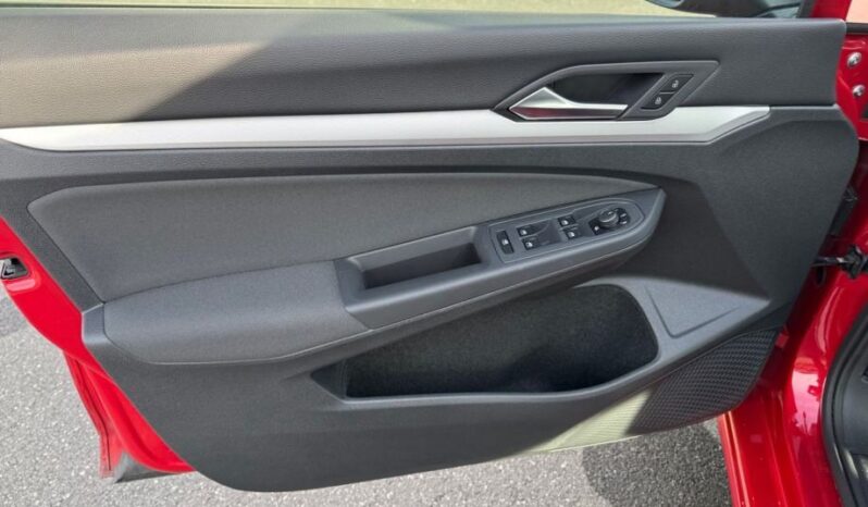 
								VW Golf 8 1,0 TSI *JAMSTVO 12 MJESECI* CIJENA DO REG!! full									