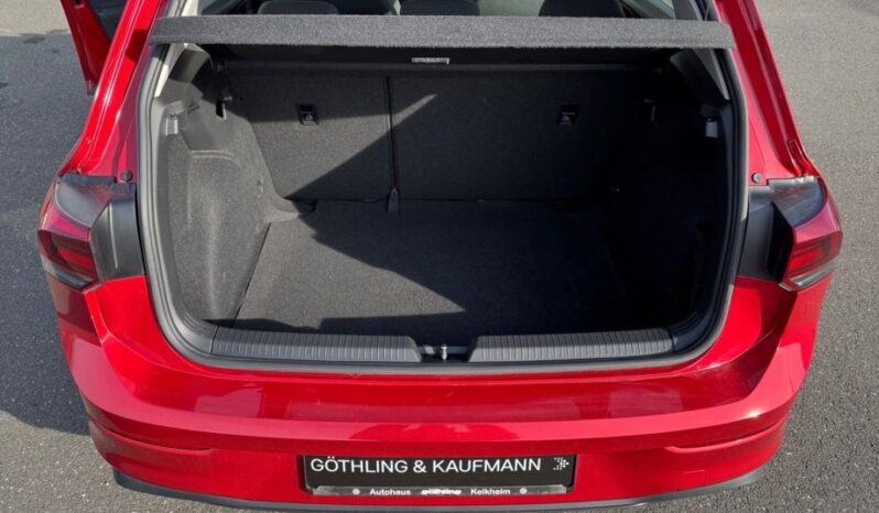 
								VW Golf 8 1,0 TSI *JAMSTVO 12 MJESECI* CIJENA DO REG!! full									