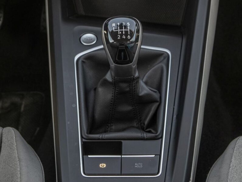 
								VW Golf 8 1,0 TSI *JAMSTVO 12 MJESECI* CIJENA DO REG!! full									