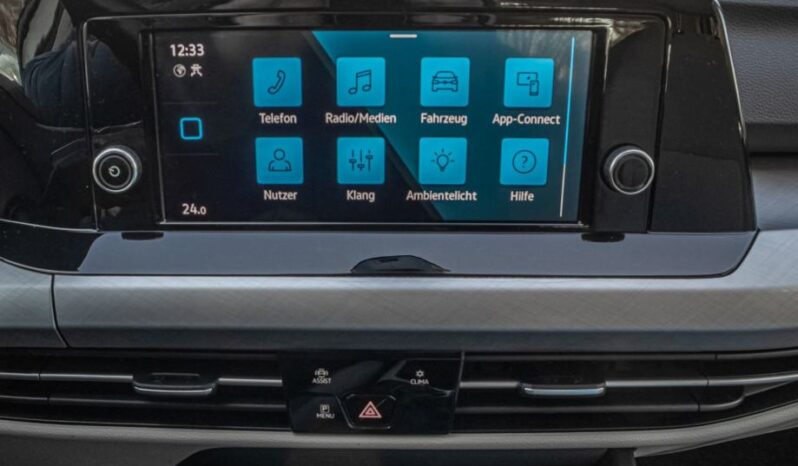 
								VW Golf 8 1,0 TSI *JAMSTVO 12 MJESECI* CIJENA DO REG!! full									