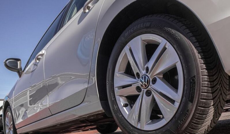 
								VW Golf 8 1,0 TSI *JAMSTVO 12 MJESECI* CIJENA DO REG!! full									