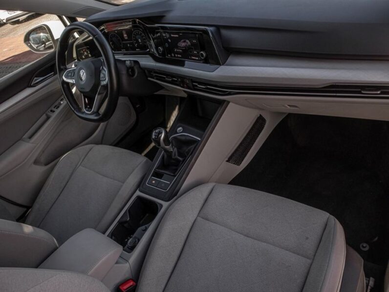 
								VW Golf 8 1,0 TSI *JAMSTVO 12 MJESECI* CIJENA DO REG!! full									