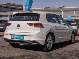 VW Golf 8 1,0 TSI *JAMSTVO 12 MJESECI* CIJENA DO REG!!