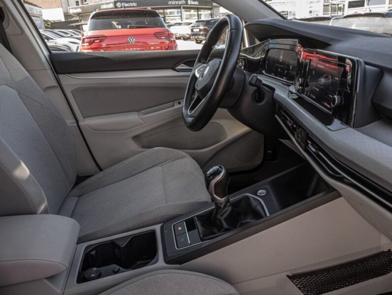 
								VW Golf 8 1,0 TSI *JAMSTVO 12 MJESECI* CIJENA DO REG!! full									