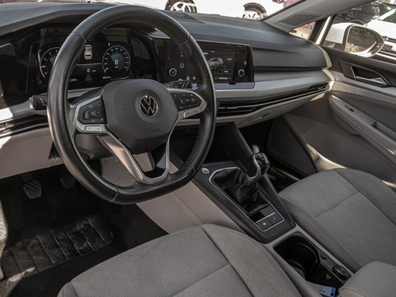 
								VW Golf 8 1,0 TSI *JAMSTVO 12 MJESECI* CIJENA DO REG!! full									