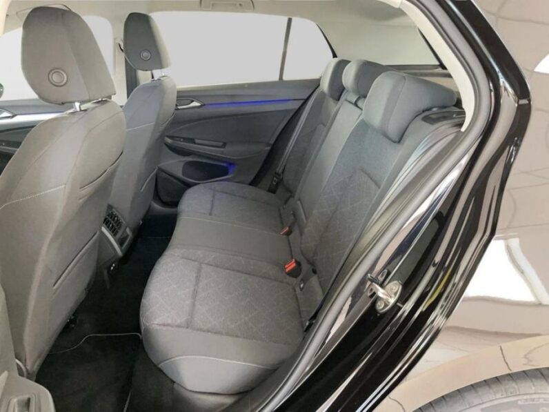 
								VW Golf 8 1,5 TSI *JAMSTVO 12 MJESECI* CIJENA DO REG!! full									