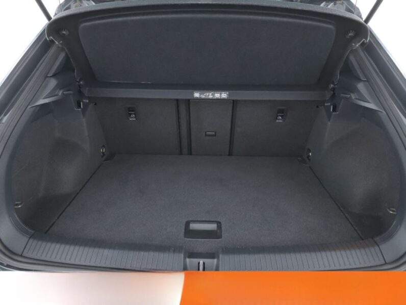 
								VW T-Roc 1,5 TSI R-Line *JAMSTVO 12 Mjeseci* CIJENA DO REG! full									