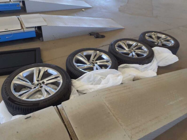 
								VW Tiguan 2,0 R-Line *JAMSTVO 12 Mjeseci* CIJENA S PDV! full									