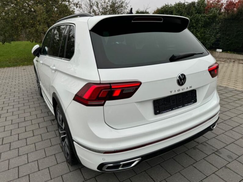 
								VW Tiguan 2,0 TDI R-Line *JAMSTVO 12 Mjeseci* CIJENA S PDV! full									