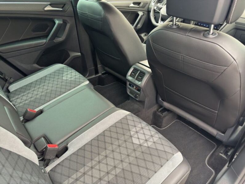 
								VW Tiguan 2,0 TDI R-Line *JAMSTVO 12 Mjeseci* CIJENA S PDV! full									